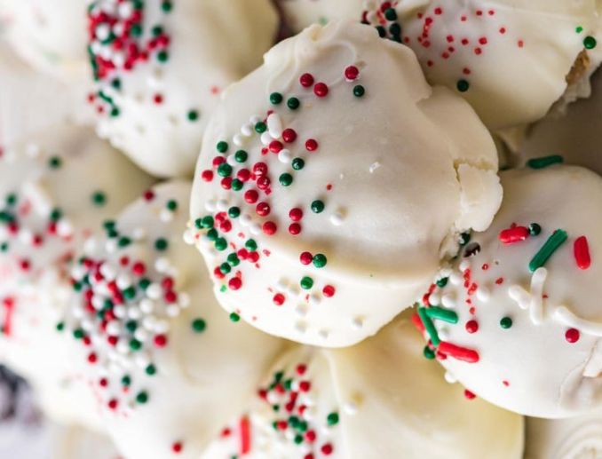 Irresistible Peanut Butter Snowballs: A Holiday Delight